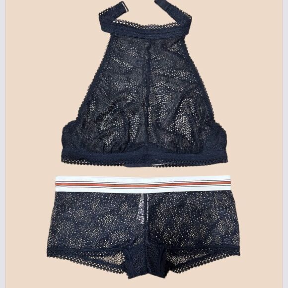 Victorias Secret crochet lace Set Unlined High Neck bralette bra & shortie panty - Picture 4 of 6